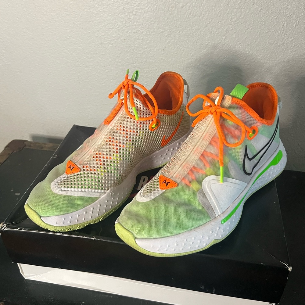 Nike Men's Orange and Green Athletic Shoes